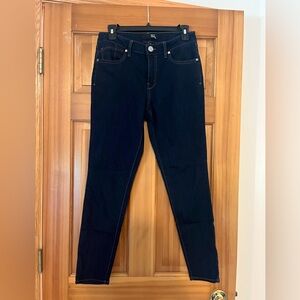 1822 brand , buttery soft stretch skinny jeans, perfect denim color size 10
